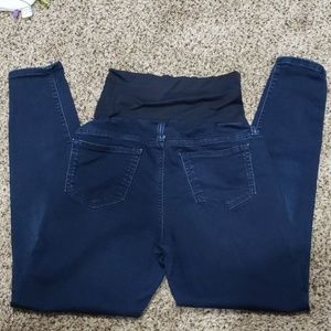 A:glow maternity jeggings